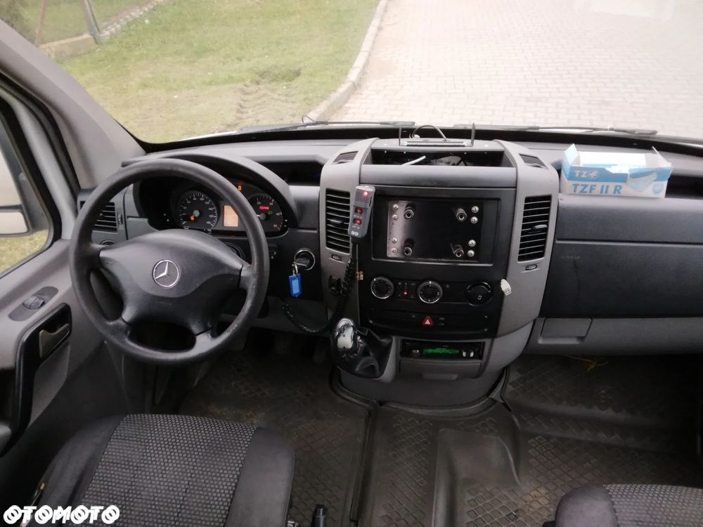 Mercedes-Benz Sprinter - 14