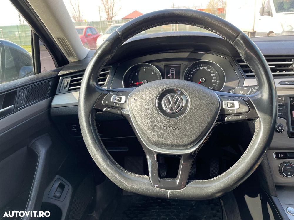 Volkswagen Passat - 21