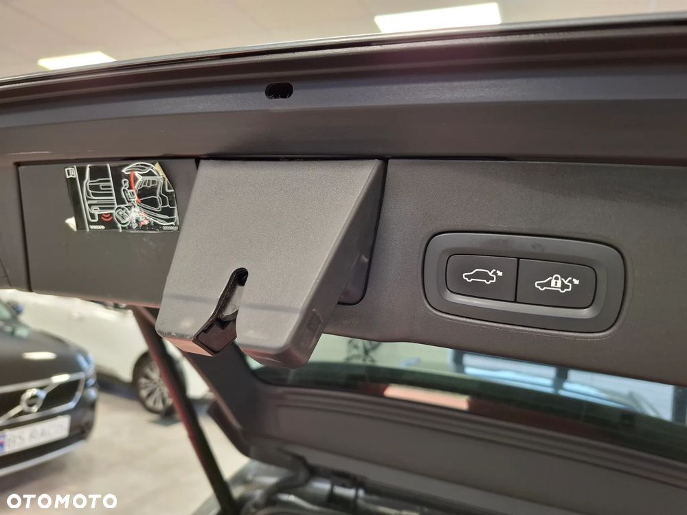 Volvo V90 D3 Geartronic R Design - 27