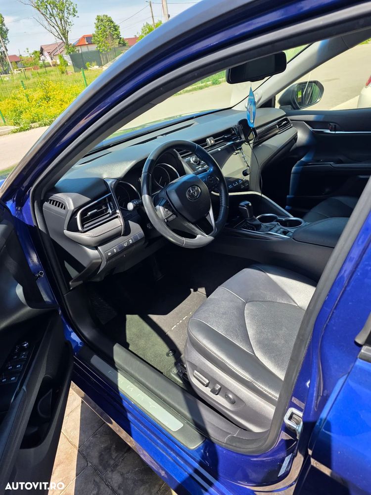 Toyota Camry 2.5 Exclusive - 9