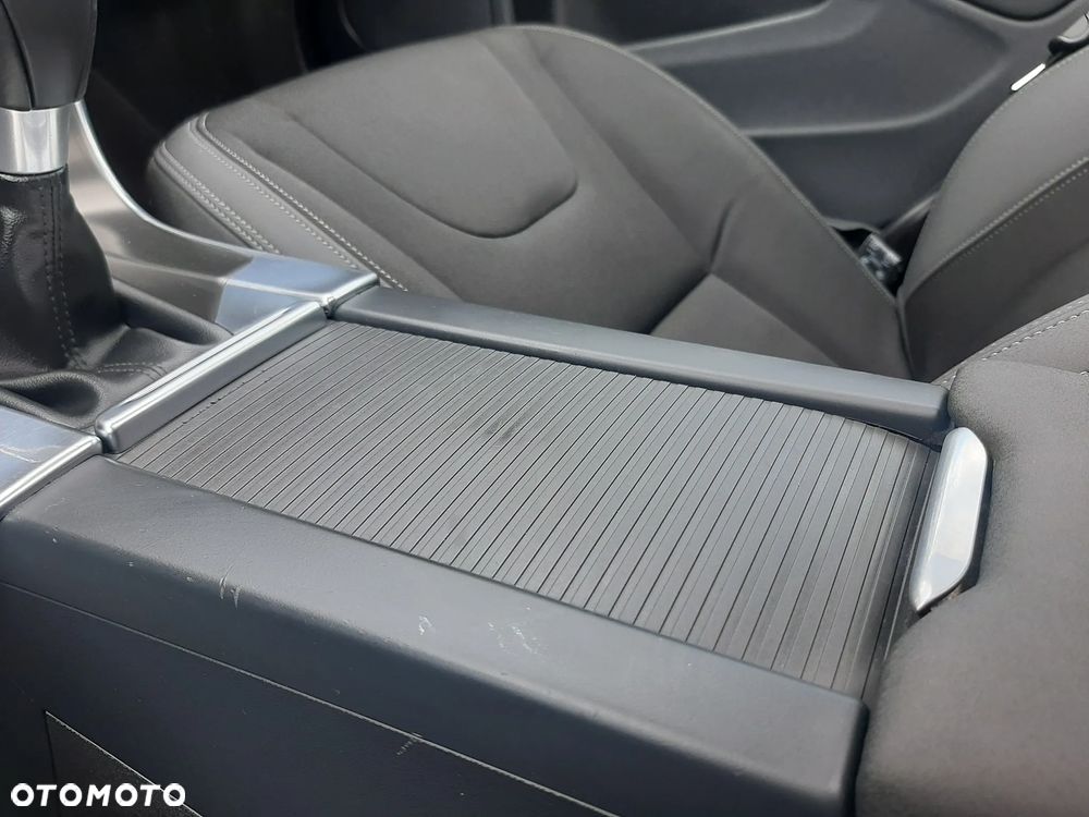 Volvo V60 D2 R-Design Momentum - 24