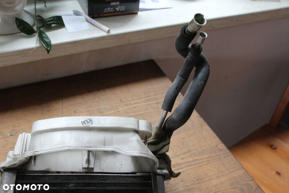 PAROWNIK KLIMATYZACJI AVENSIS VERSO EUROPA - 11