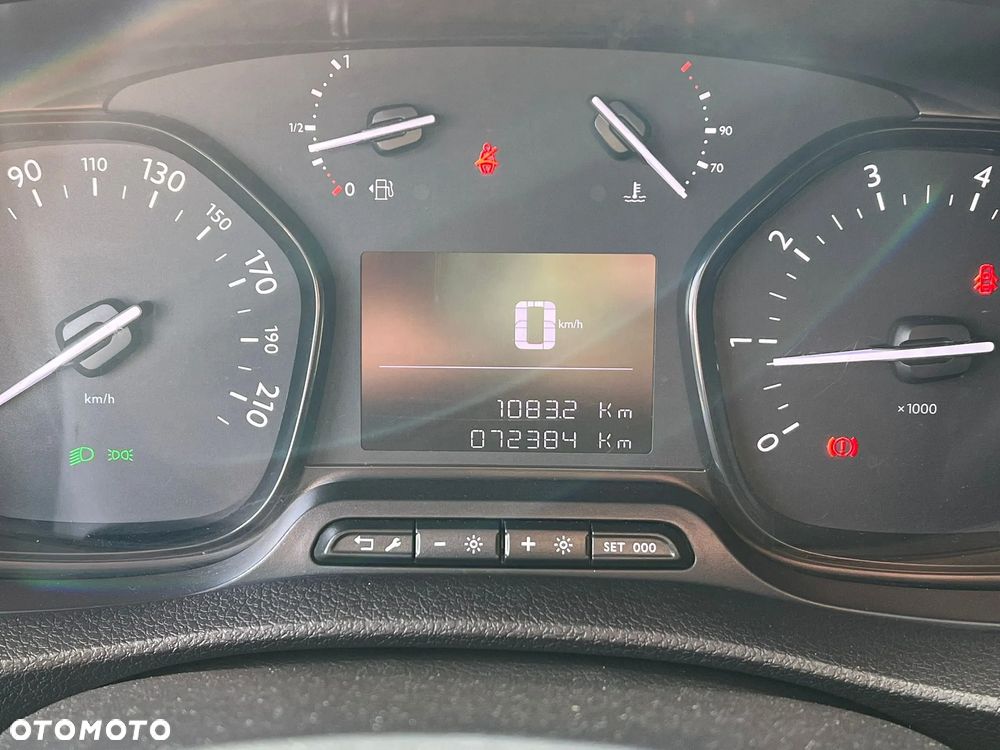 Peugeot Traveller 1.5 BlueHDi Long Business - 12