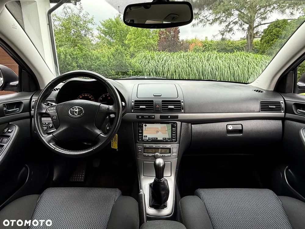 Toyota Avensis 1.8 VVT-i Combi - 20