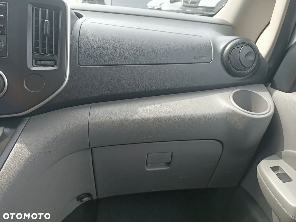 Nissan ENV 200 Maxi - 20