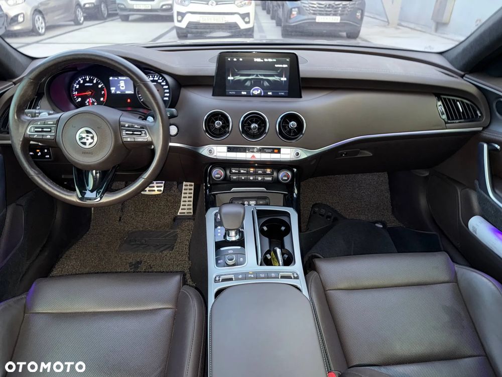 Kia Stinger - 17