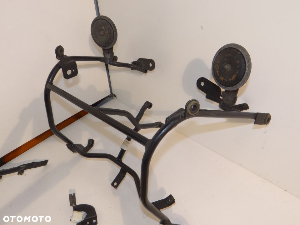 Triumph 1200 Trophy stelaż kolektor wydechowy mocowanie bagażnik amortyzator tył zacisk kluczyk wlew - 18