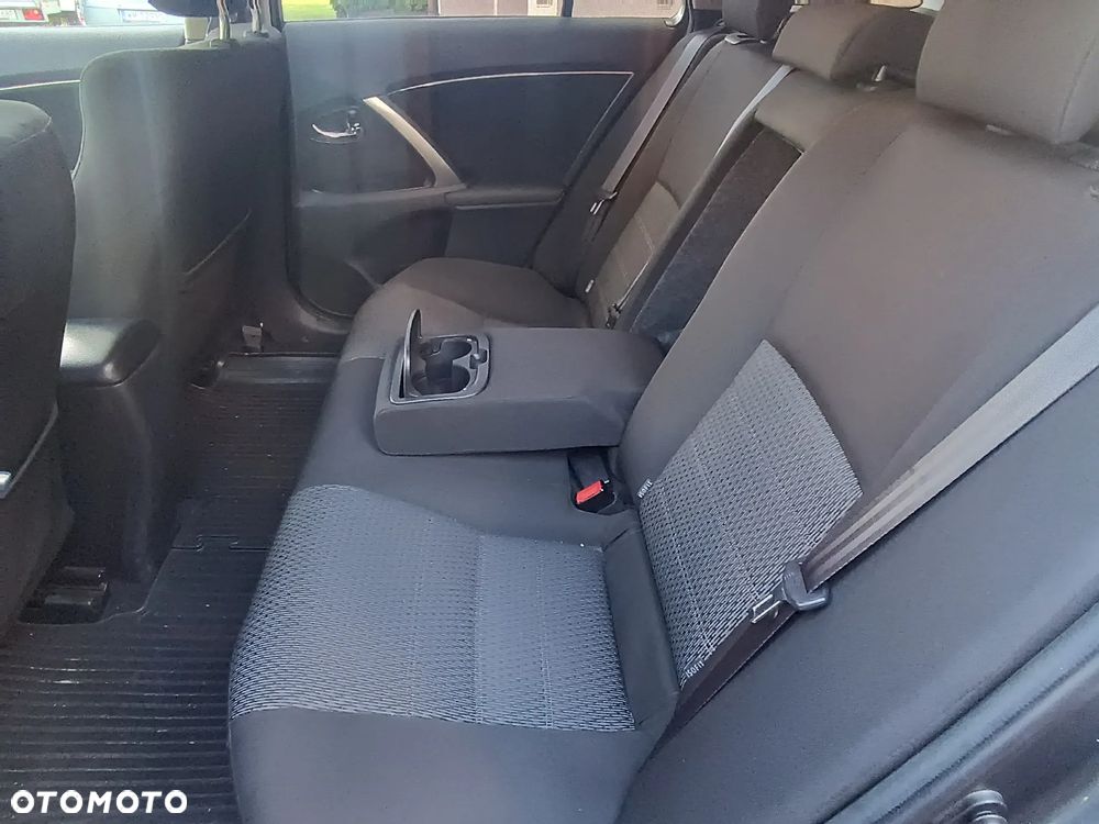 Toyota Avensis - 27