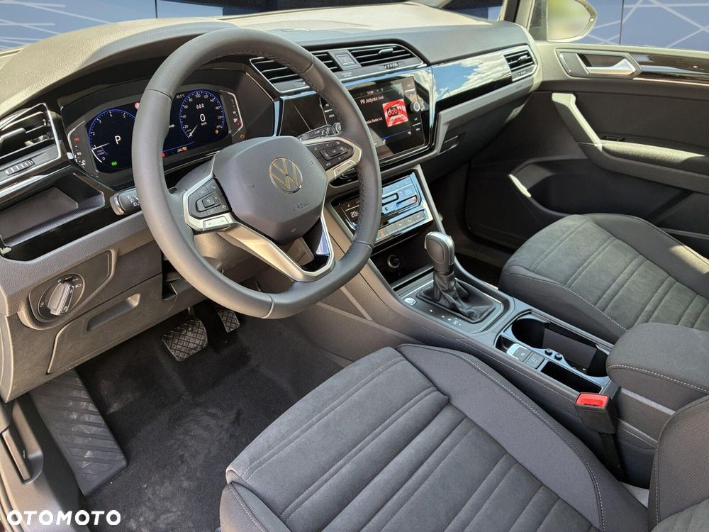 Volkswagen Touran - 4