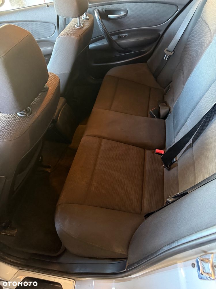BMW Seria 1 120d DPF - 11