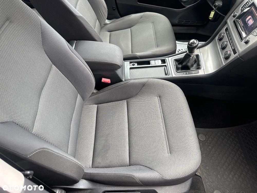 Volkswagen Golf 1.6 TDI BMT Comfortline - 14