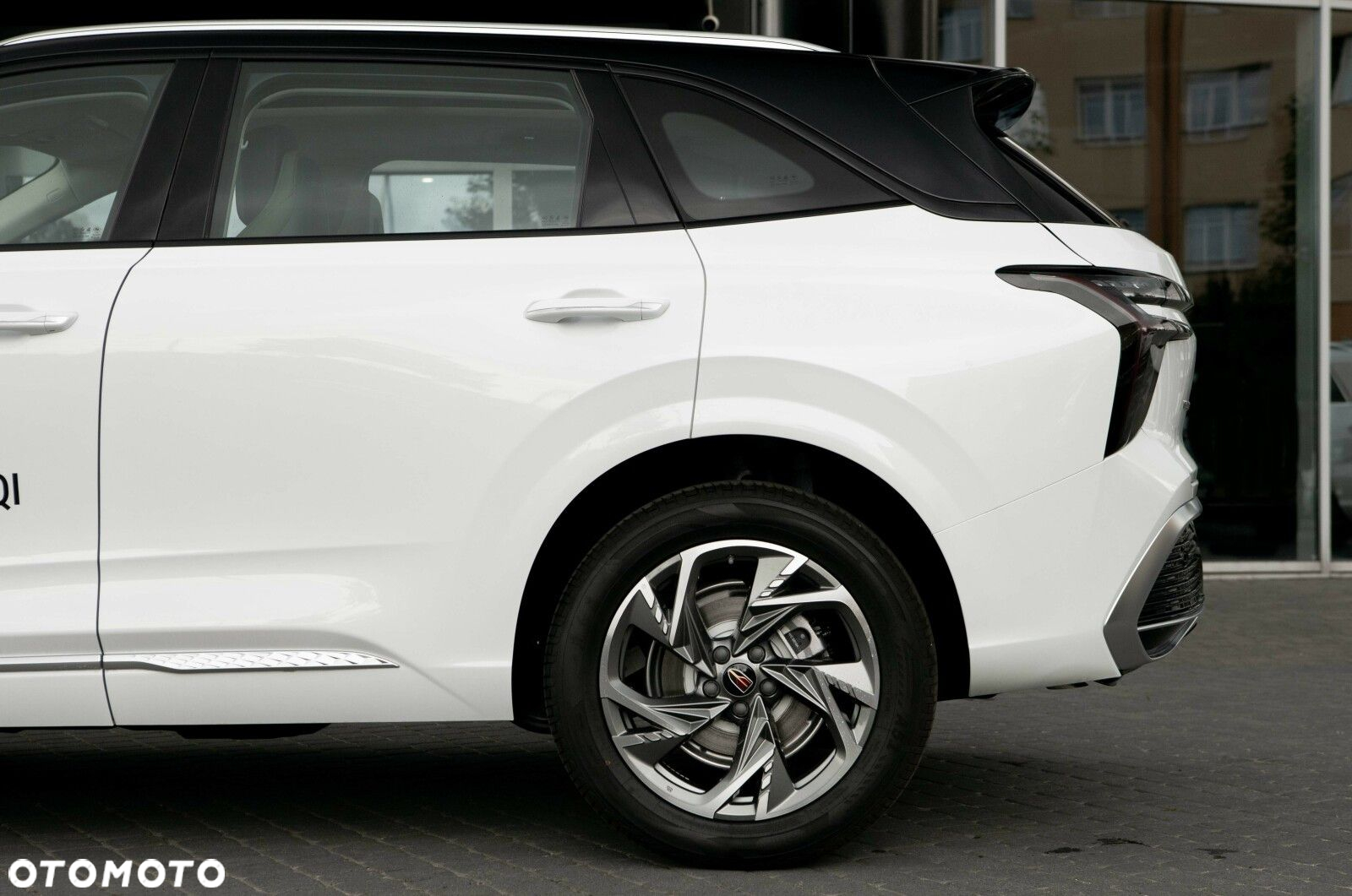 Hongqi HS3 - 14