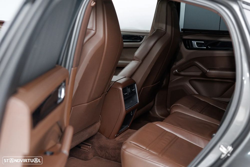 Porsche Cayenne Coupé E-Hybrid - 41