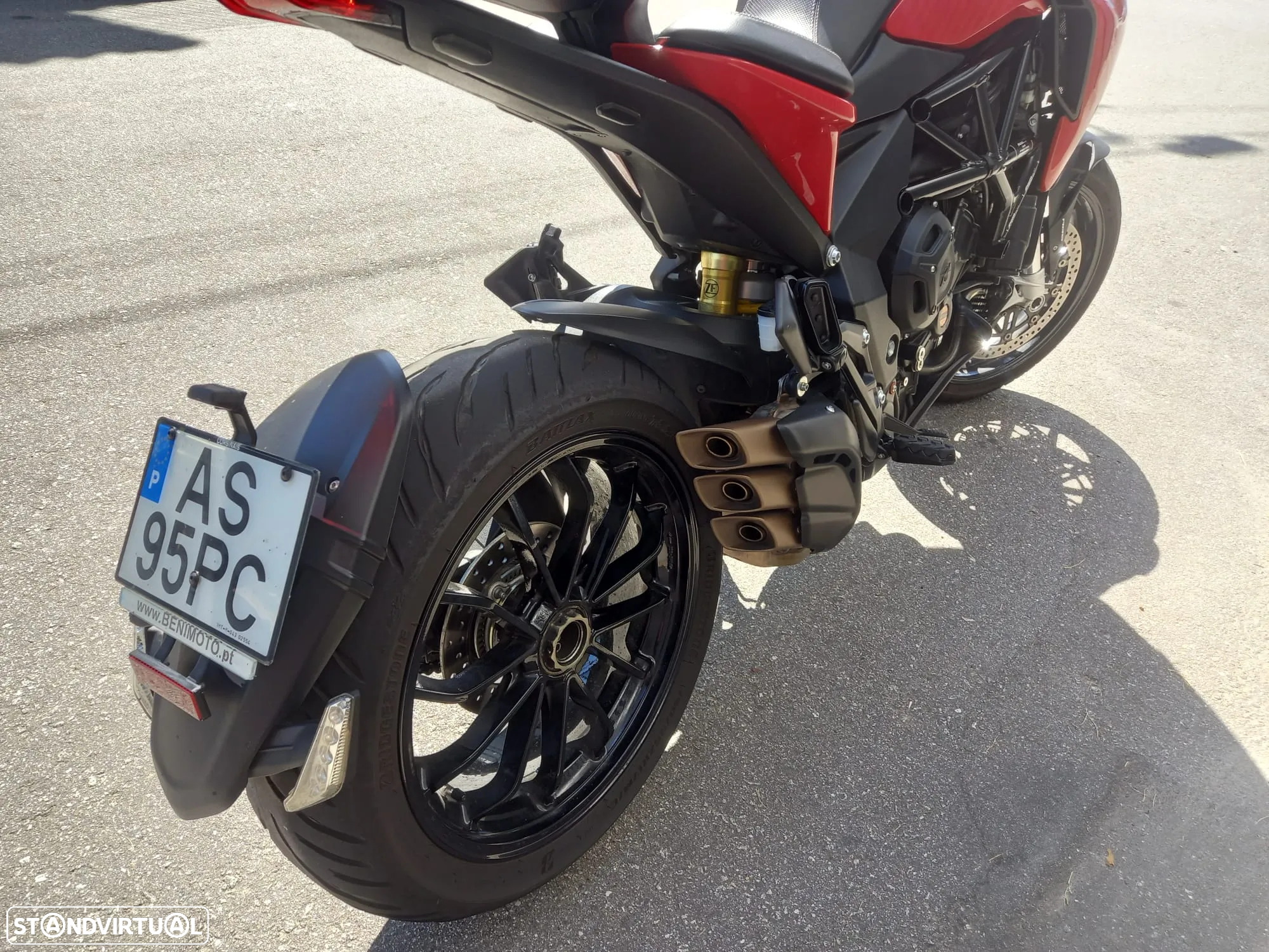 MV Agusta Turismo Veloce Rosso - 12