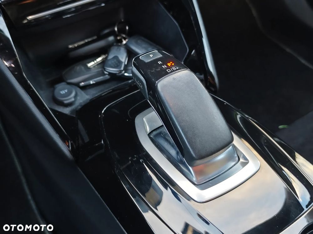 Peugeot 2008 136 GT - 28