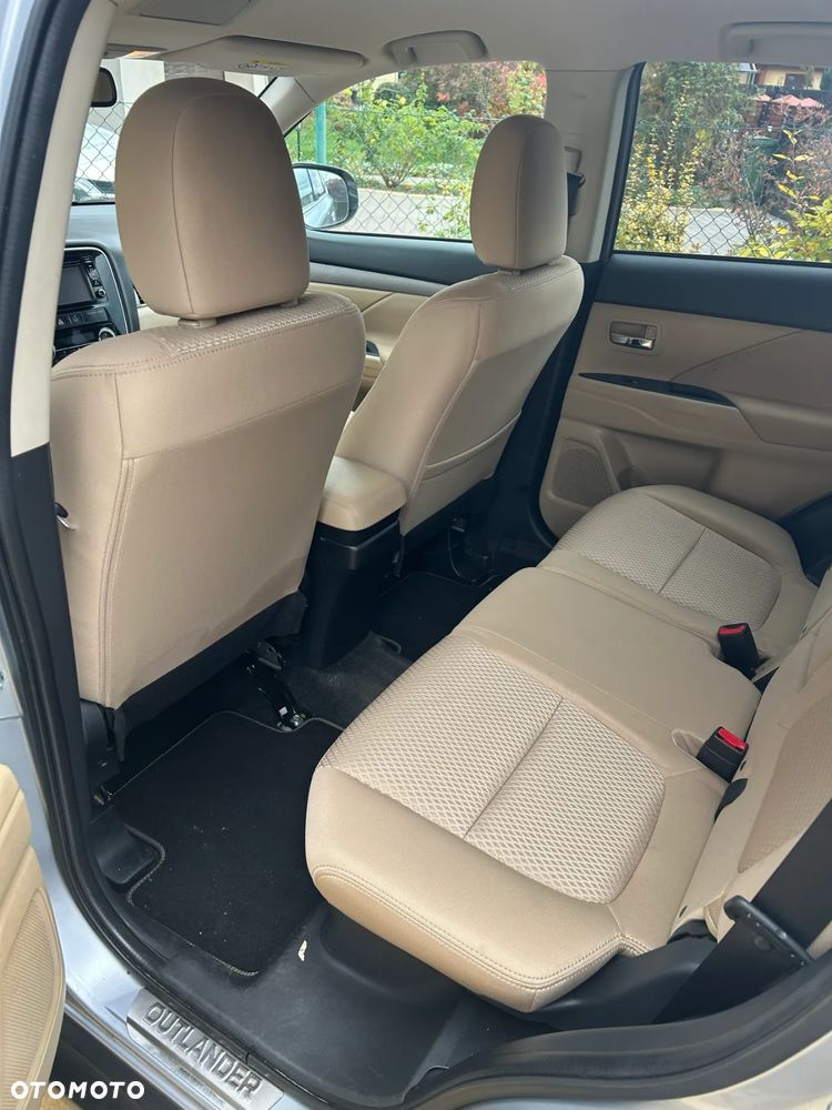 Mitsubishi Outlander 2.0 Intense + 4WD CVT - 16