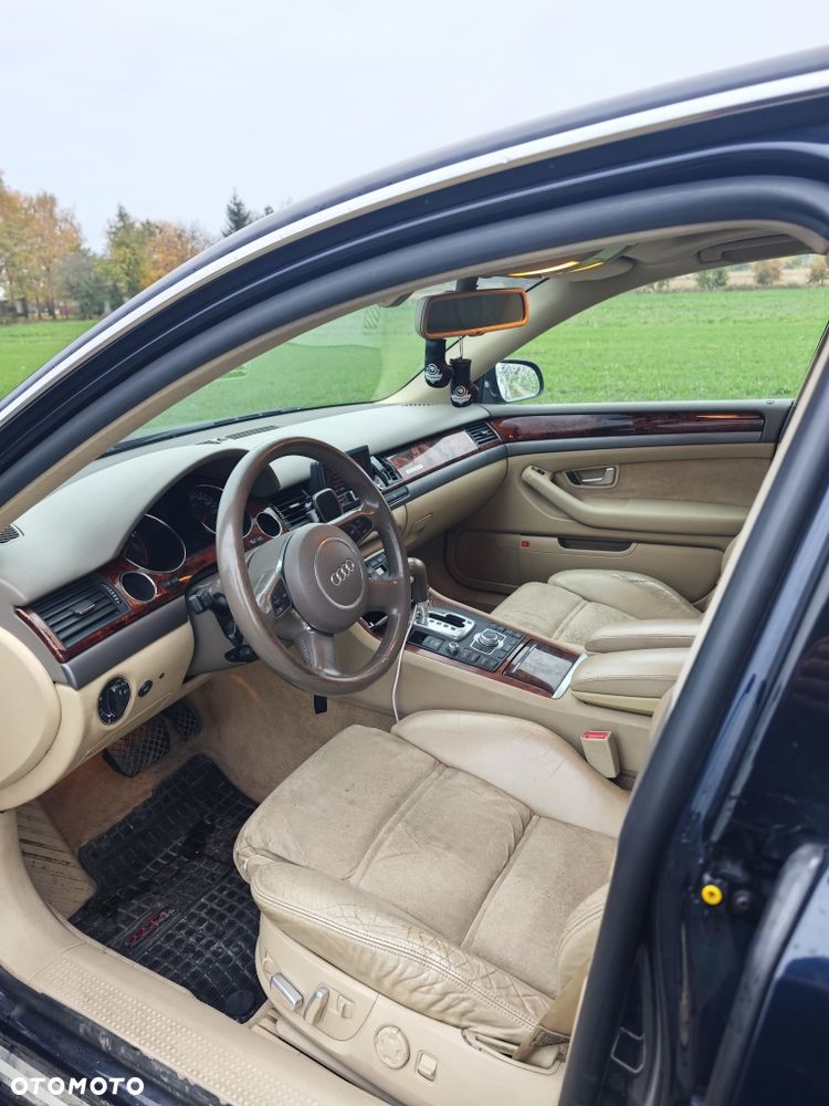 Audi A8 - 6