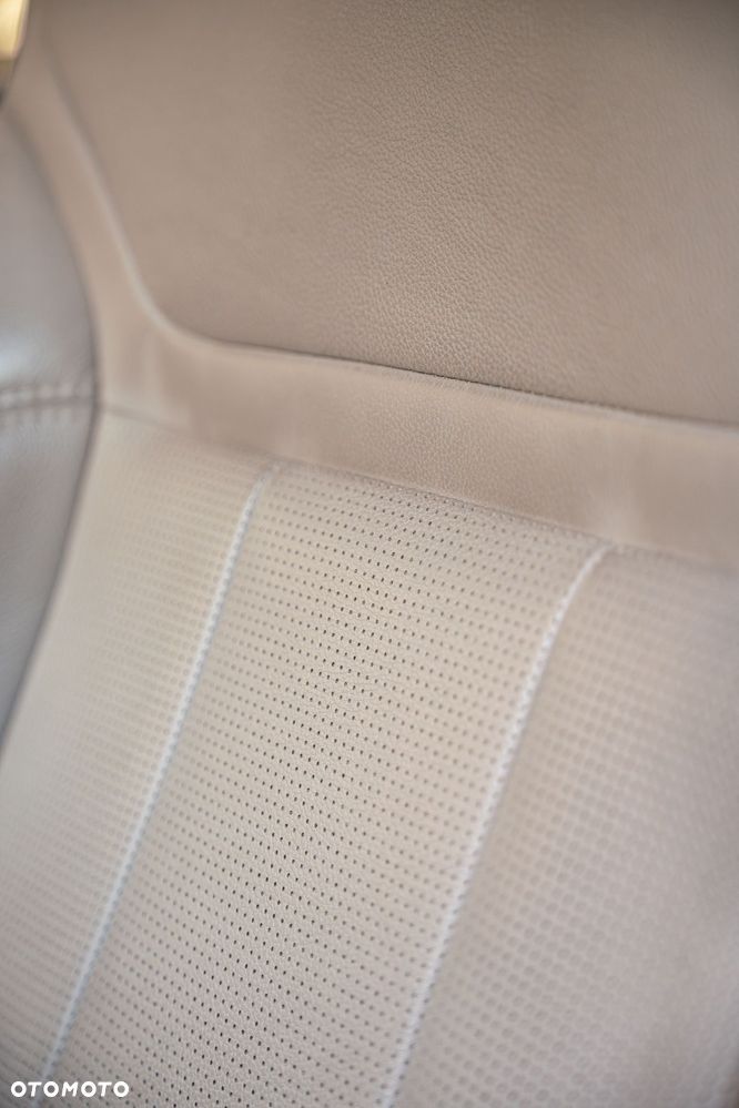 Land Rover Discovery 2.0 Si4 HSE - 21