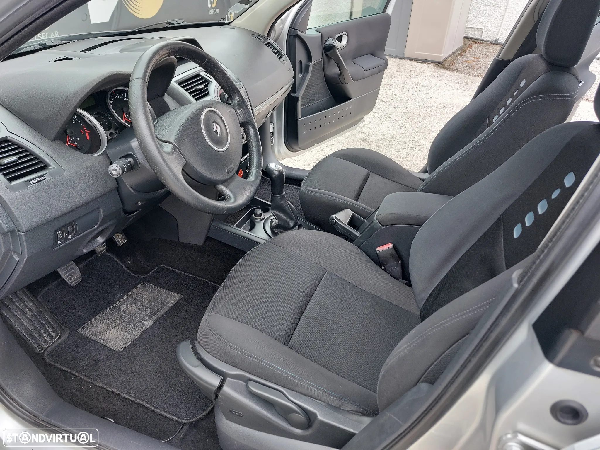 Renault Mégane Break 1.5 dCi Dynamique - 9