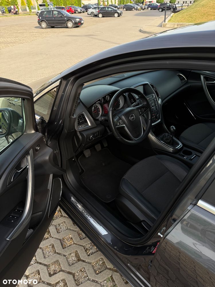 Opel Astra 1.6 Turbo Innovation - 10