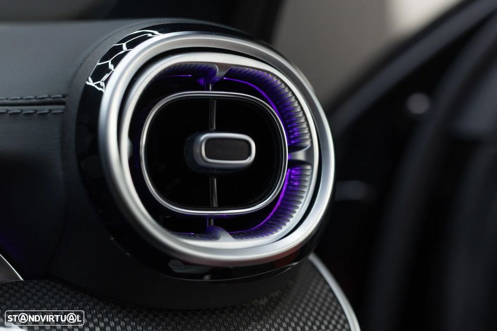 Mercedes-Benz C 300 e AMG Line - 27