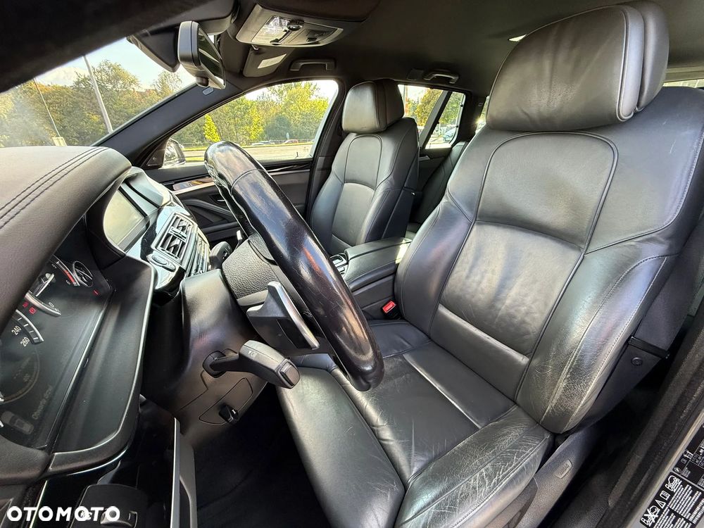 BMW Seria 5 525d xDrive - 15