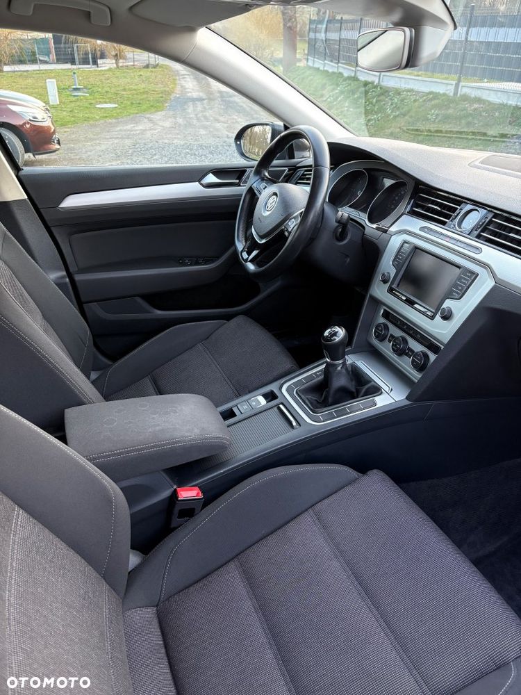 Volkswagen Passat 1.6 TDI BMT Comfortline - 7