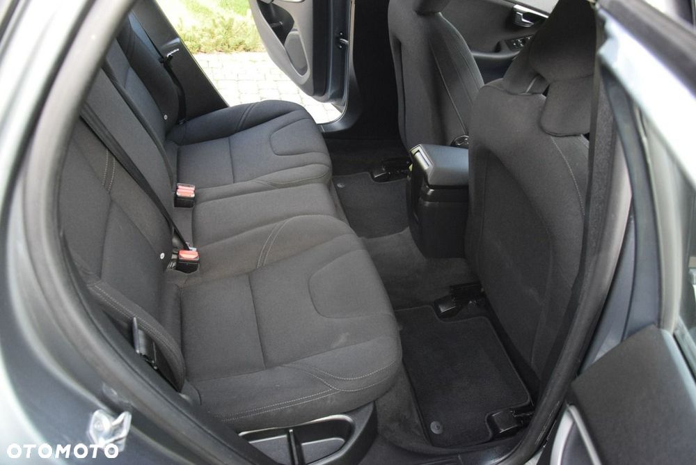 Volvo V40 D2 Kinetic - 32