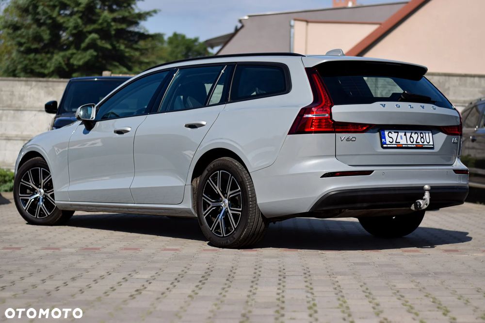 Volvo V60 B3 B DKG Momentum Pro - 32