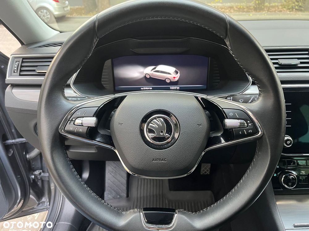 Skoda Superb 2.0 TDI SCR 4x4 Style DSG - 16