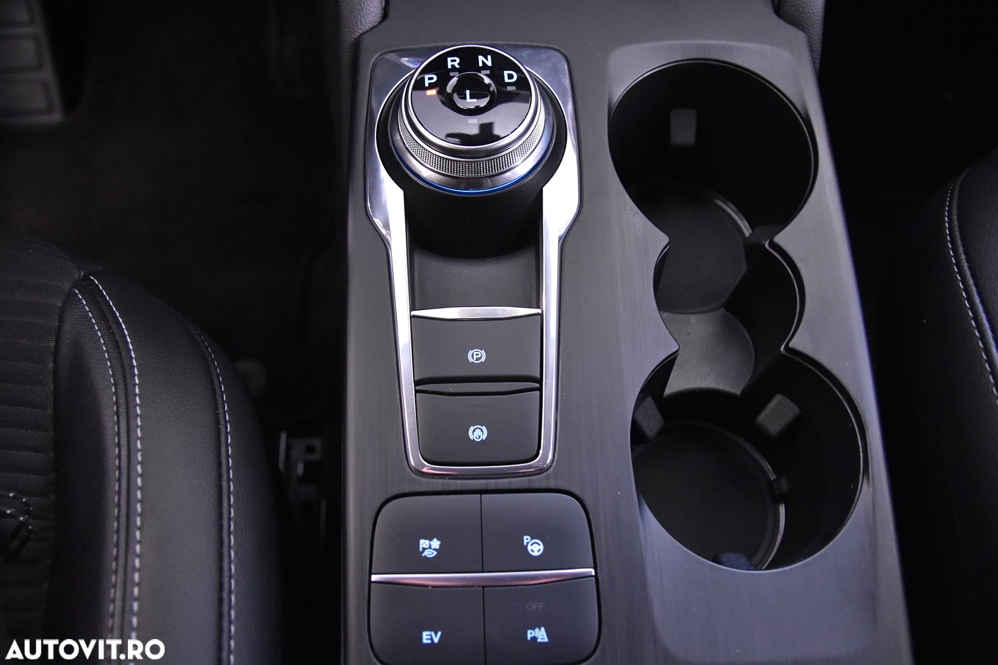 Ford Kuga - 17