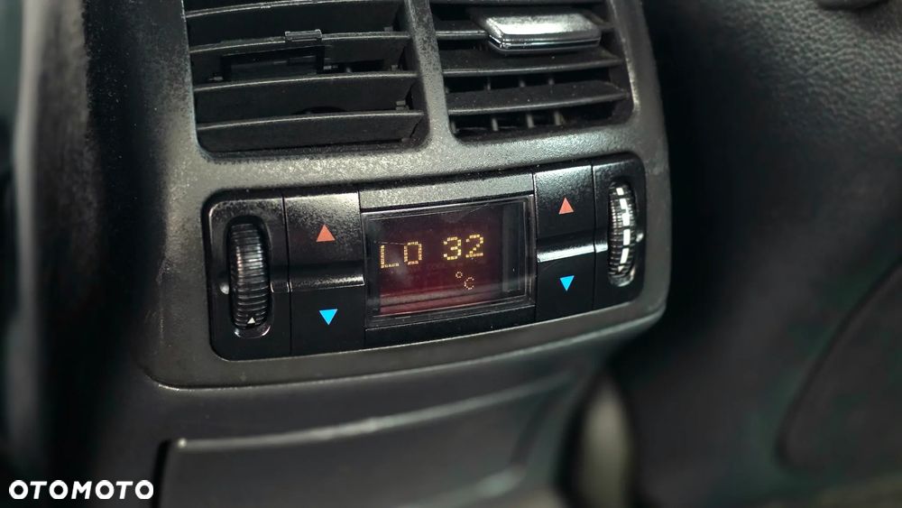 Mercedes-Benz Klasa E 320 CDI Elegance DPF - 18