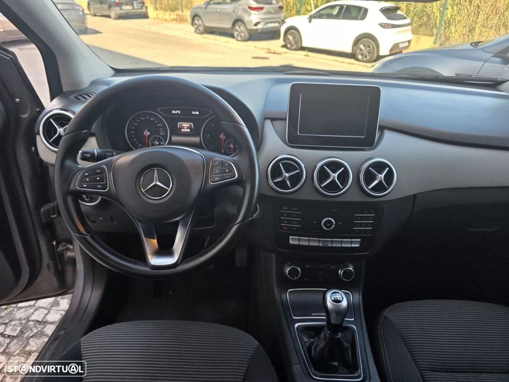 Mercedes-Benz B 180 CDi BlueEfficiency - 11
