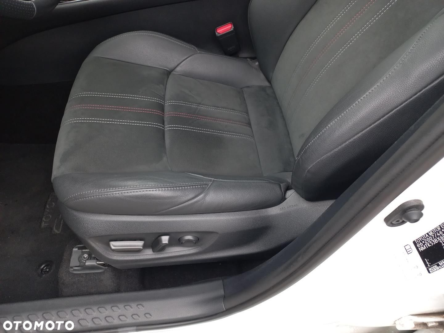 Toyota C-HR 2.0 Hybrid GR Sport - 9