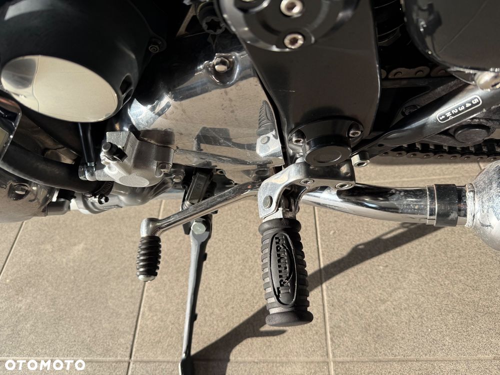 Triumph Thunderbird - 22