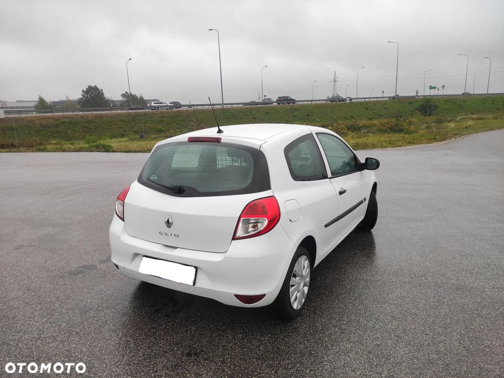 Renault Clio 2011 photo 4
