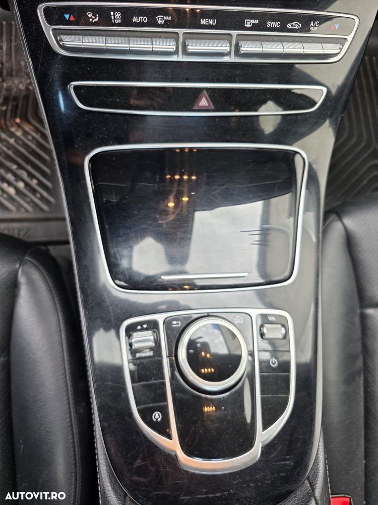 Mercedes-Benz E 220 d 4Matic T 9G-TRONIC AMG Line - 7
