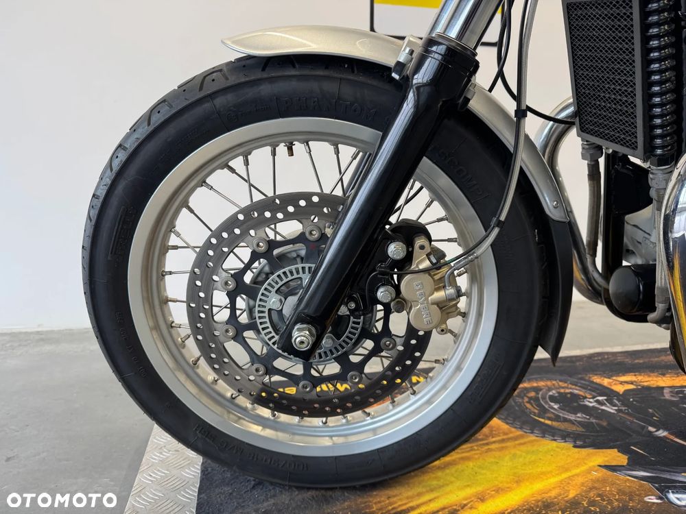 Royal Enfield Interceptor - 18
