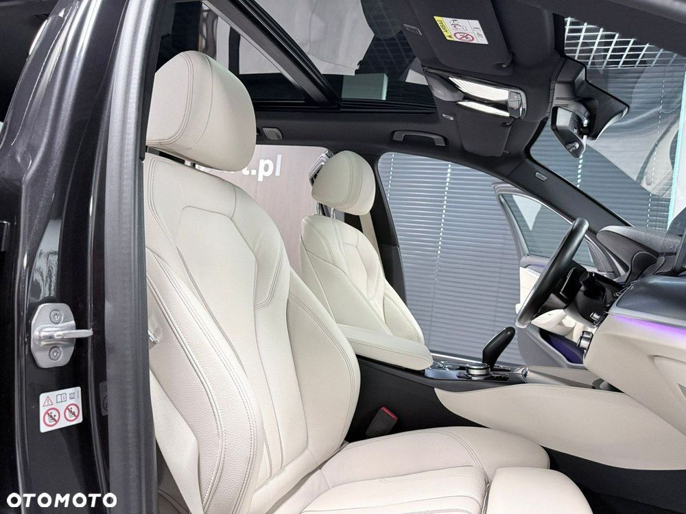 BMW Seria 5 520e M Sport sport - 19