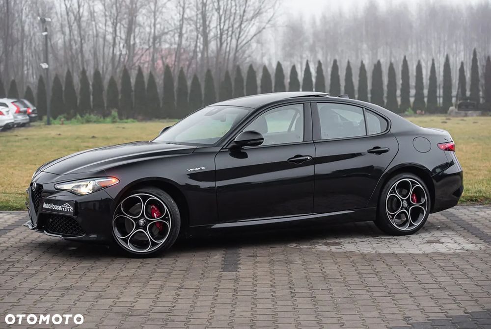 Alfa Romeo Giulia 2.0 Turbo 16V AT8-Q4 Veloce - 15