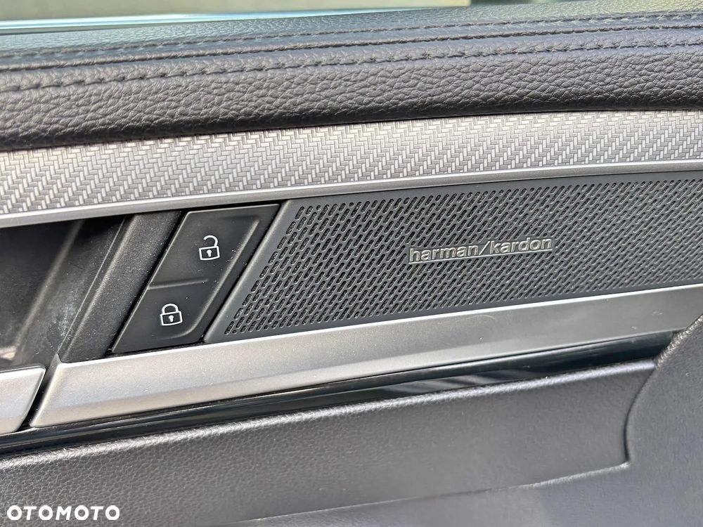 Volkswagen Arteon 2.0 TDI R-Line DSG - 12