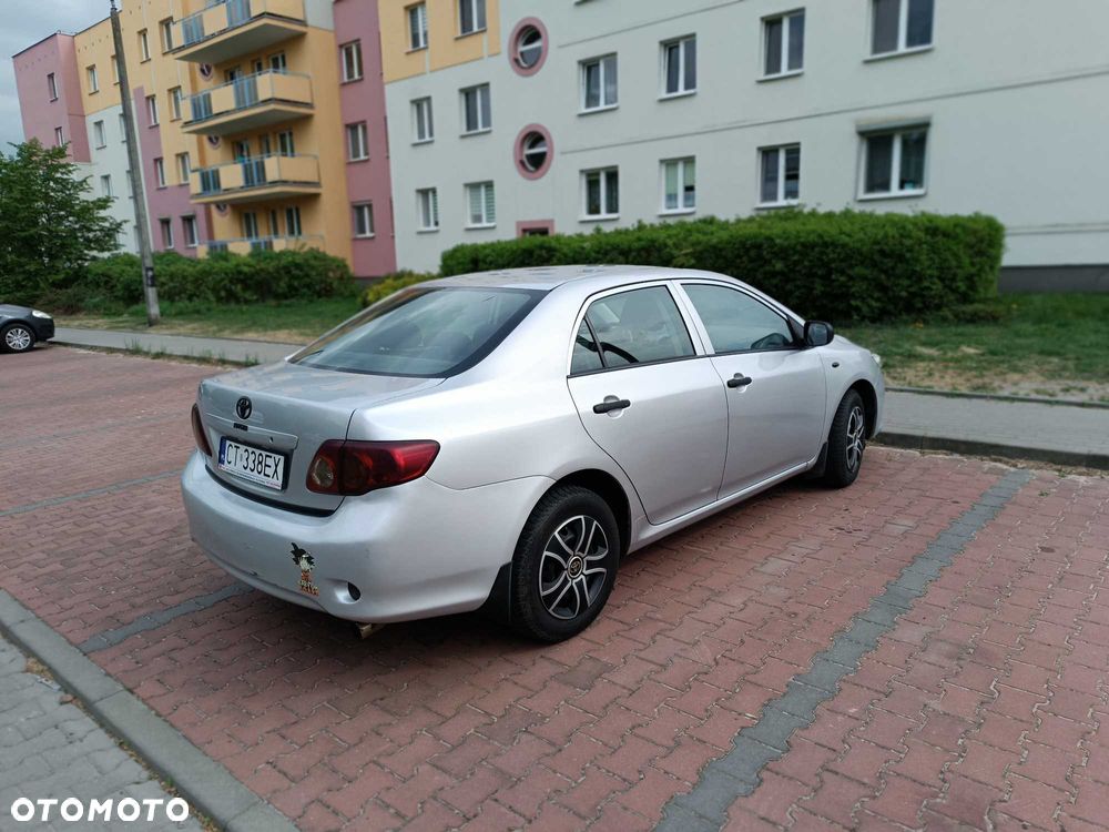 Toyota Corolla - 4