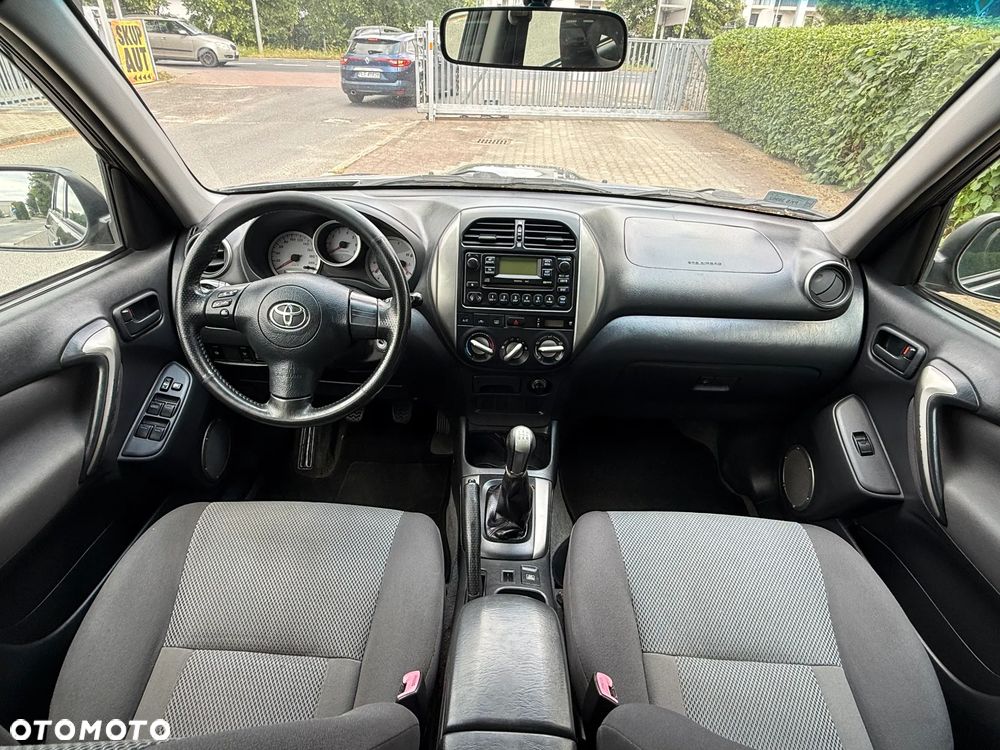 Toyota RAV4 D-4D 4x4 - 7