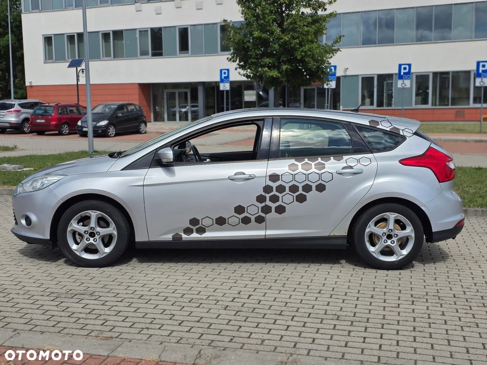 Ford Focus 1.6 Ambiente - 4