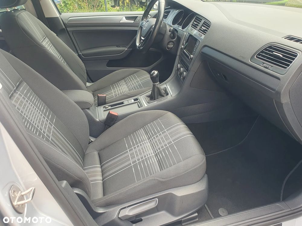 Volkswagen Golf 2.0 TDI BlueMotion Technology Lounge - 6