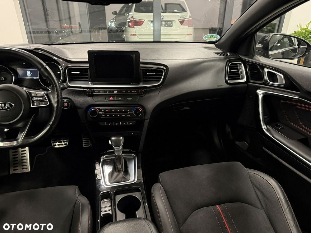 Kia ProCeed 1.6 T-GDI GT DCT - 29
