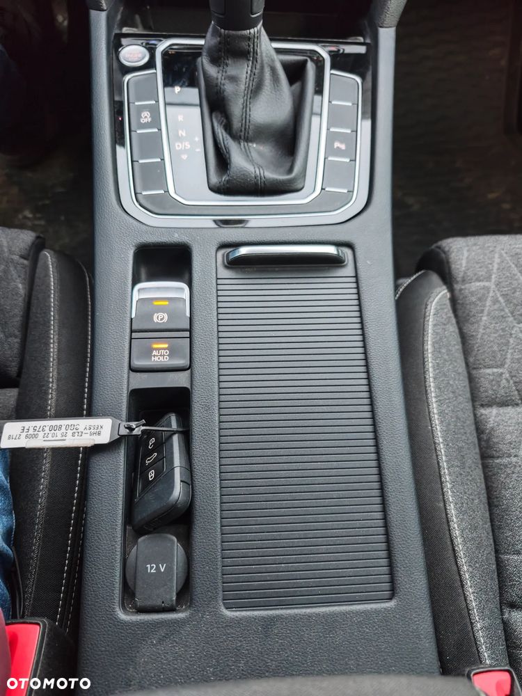 Volkswagen Passat 2.0 TDI SCR DSG - 17
