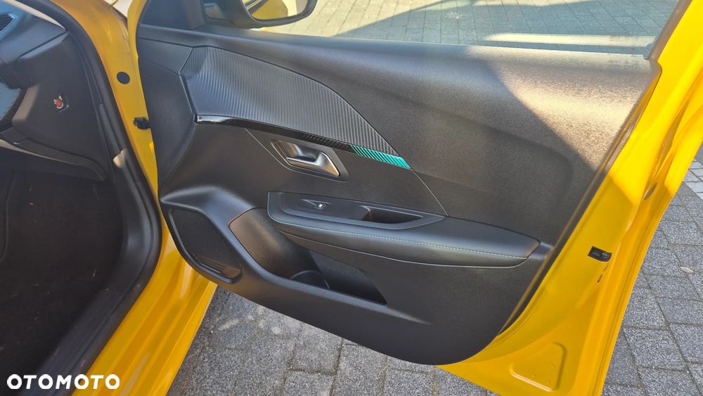 Peugeot 208 PureTech 100 Allure - 19