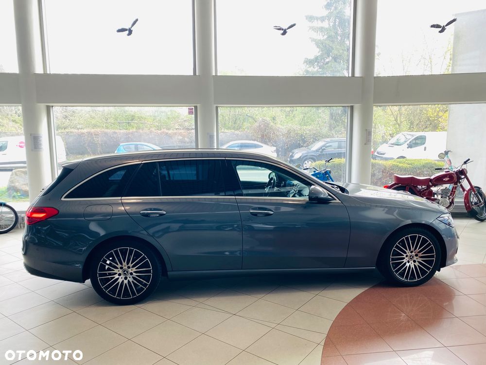 Mercedes-Benz Klasa C 220 d mHEV - 13