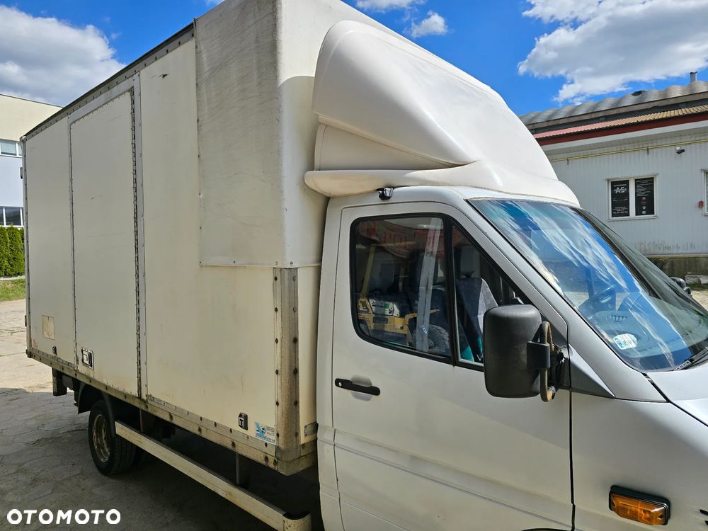Mercedes-Benz Sprinter - 2